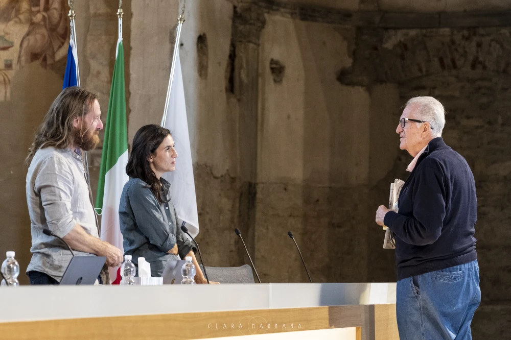Francesca Mannocchi e Alessio Romenzi - Tra parole e immagini. Cronache dalle guerre dei nostri tempi